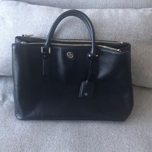 Tory Burch Robinson Tote! Beautiful! 🙌🏼